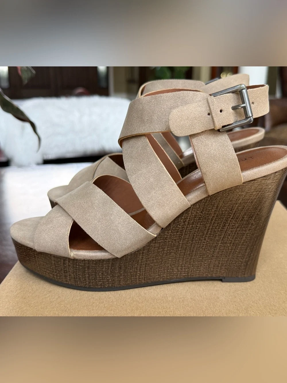 Indigo Taupe Platform shoes - size 7.5